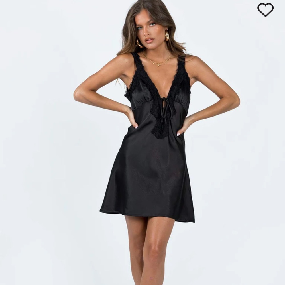 Solo black lace dress
